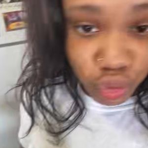 Meet your Posher, Ella